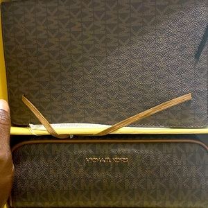 Brand new 2 pc Micheal kors book and pen case set